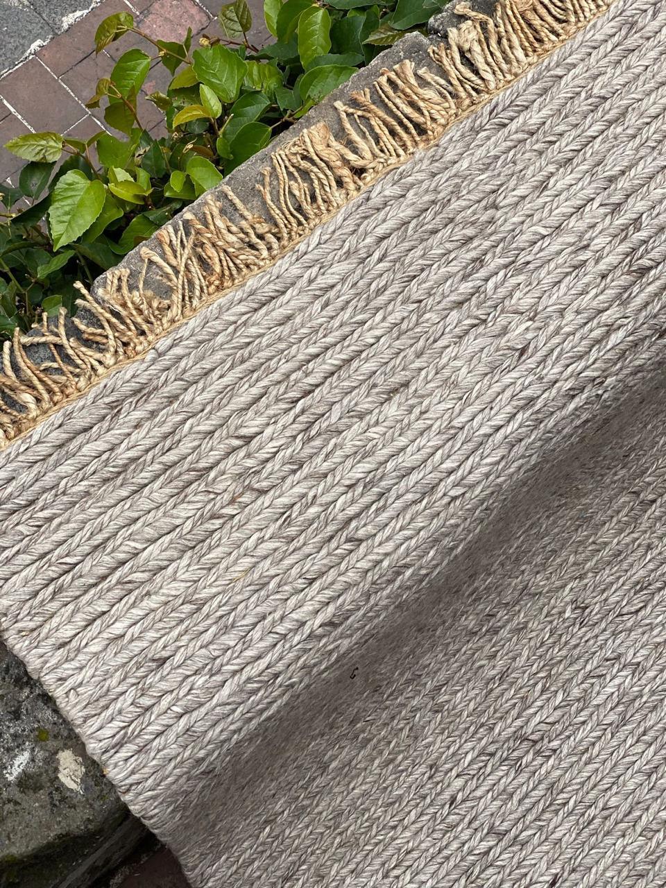 WOOL DOUBLE BRAIDED WITH YUTE FRINGES
